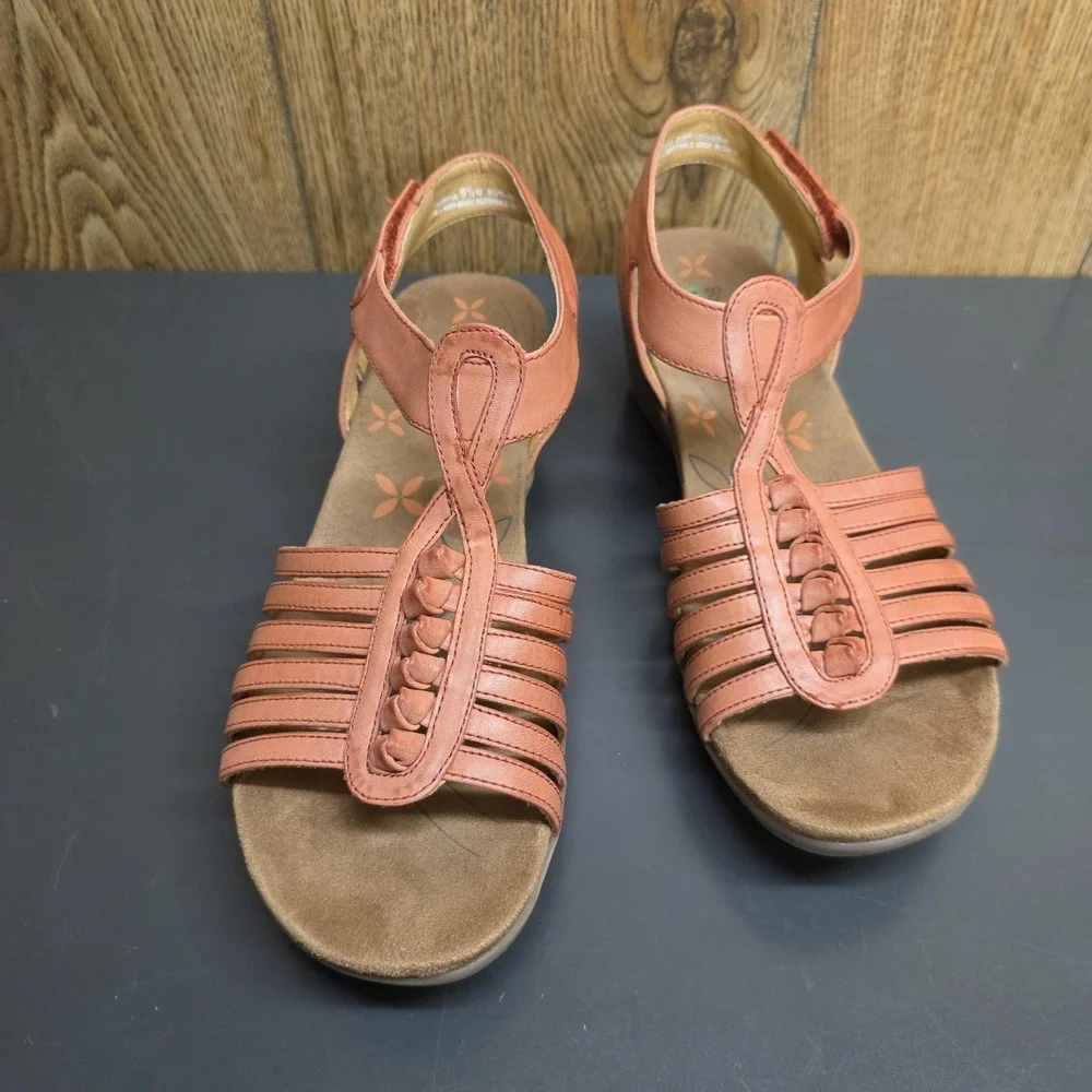 Baretraps Hermine Sandals Womens Size 9.5 Pink Strappy Wedge Memory Foam Comfort